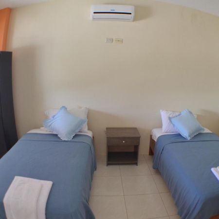Hostal Tongo Reef Puerto Baquerizo Moreno Zimmer foto