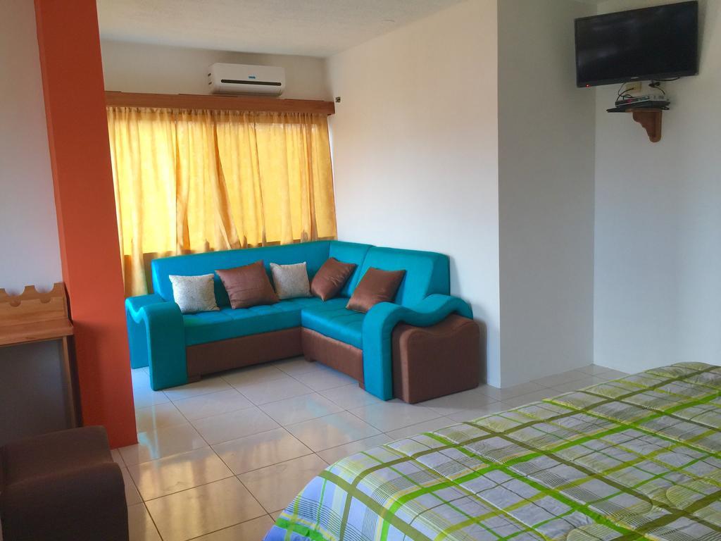 Hostal Tongo Reef Puerto Baquerizo Moreno Zimmer foto