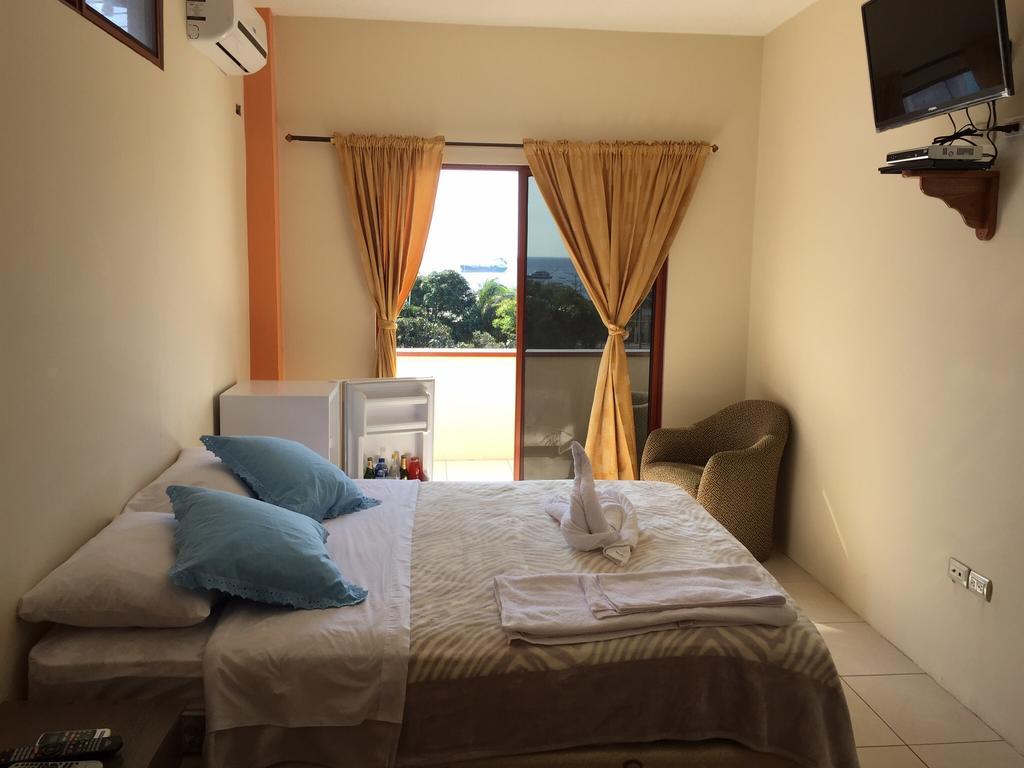 Hostal Tongo Reef Puerto Baquerizo Moreno Zimmer foto